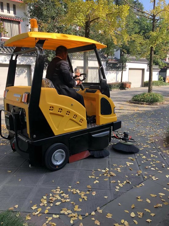 掃地機(jī)掃落葉 掃地機(jī)掃落葉